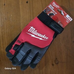 Milwaukee Red and Black Men's Work Gloves